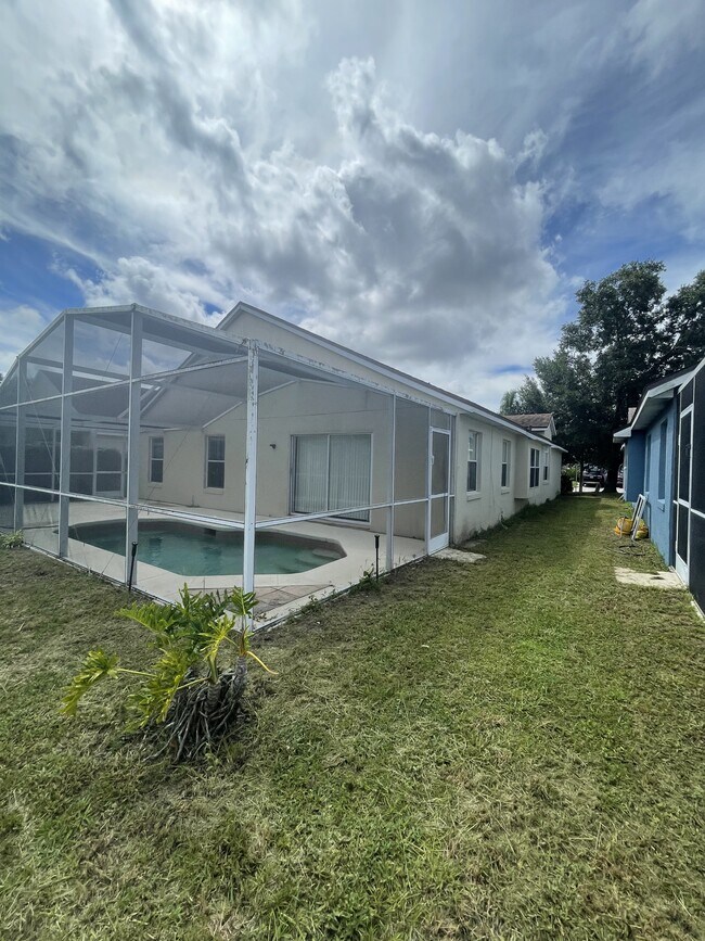 Building Photo - 128 Strait Dr