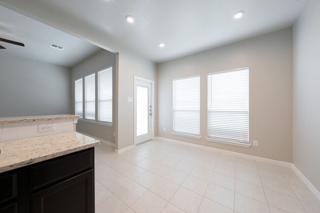 Building Photo - Charming 4 Bedroom Home in Troy – Ideal Lo...