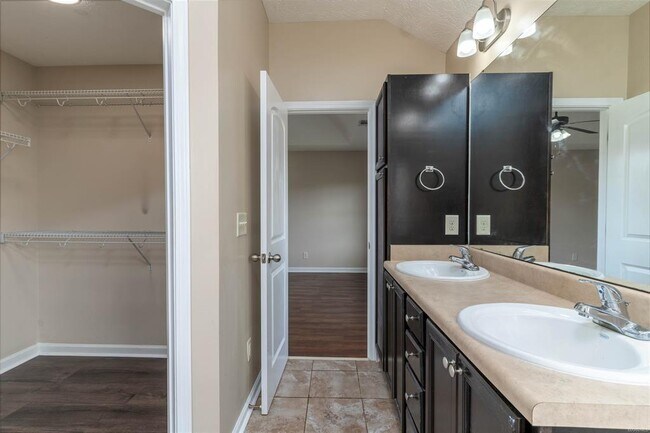 Building Photo - 1818 Cotton Blossom Way