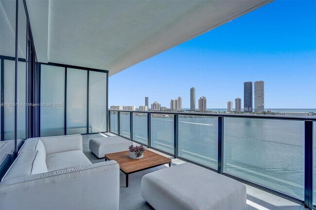 Building Photo - 5000 Island Estates Dr