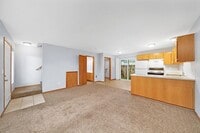 Building Photo - Beautiful 2 bedroom townhouse. Available February!