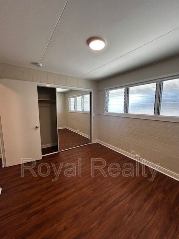 Building Photo - 1380 Uila St