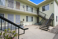 Building Photo - 1010 Pico Blvd in Santa Monica. Walk to t...