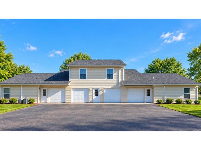 Building Photo - 1305 Bayberry Ave