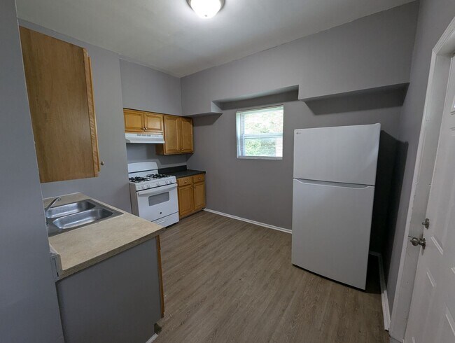 Building Photo - Pretty on Pennsylvania - 3 Bedroom, 1.5 Ba...