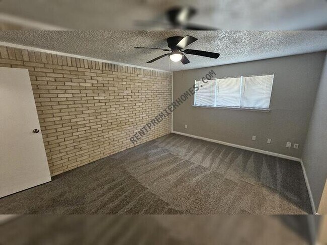 Building Photo - 23915 Spring Fork Dr
