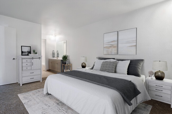 Building Photo - Canyon Commons