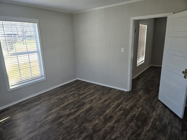 Building Photo - 503 N Chapel St