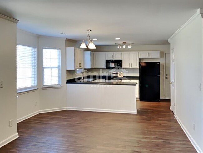 Building Photo - 1606 Harrison Way