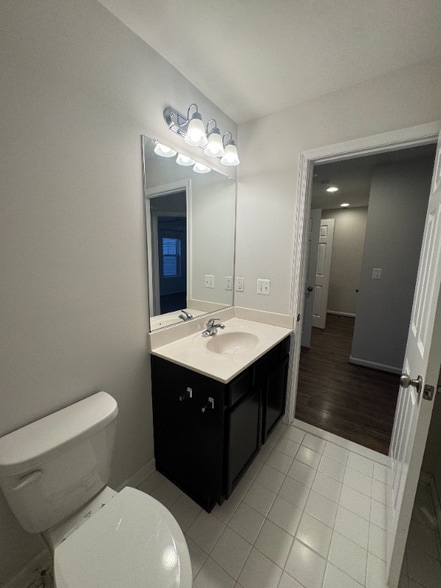 Building Photo - 16108 Coolidge Ave