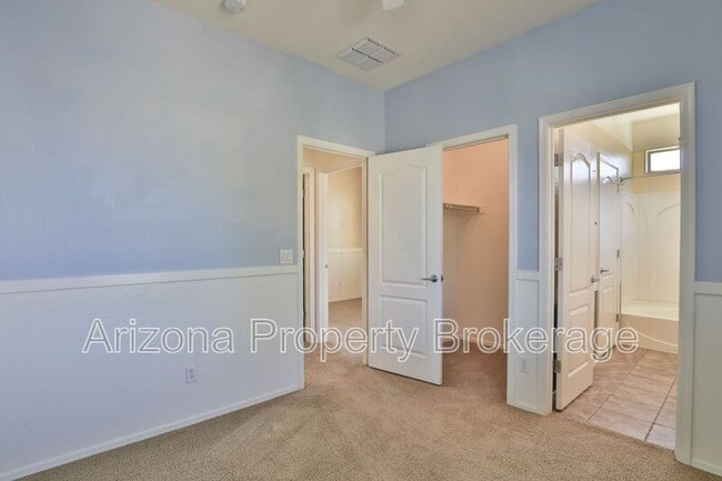 Building Photo - 875 S Porter St