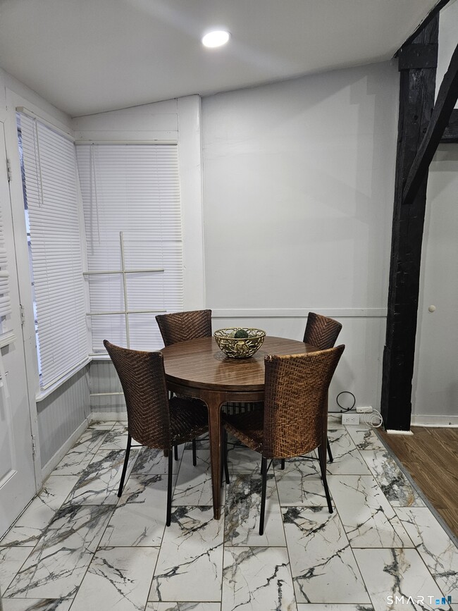 Building Photo - 901 Baldwin Rd