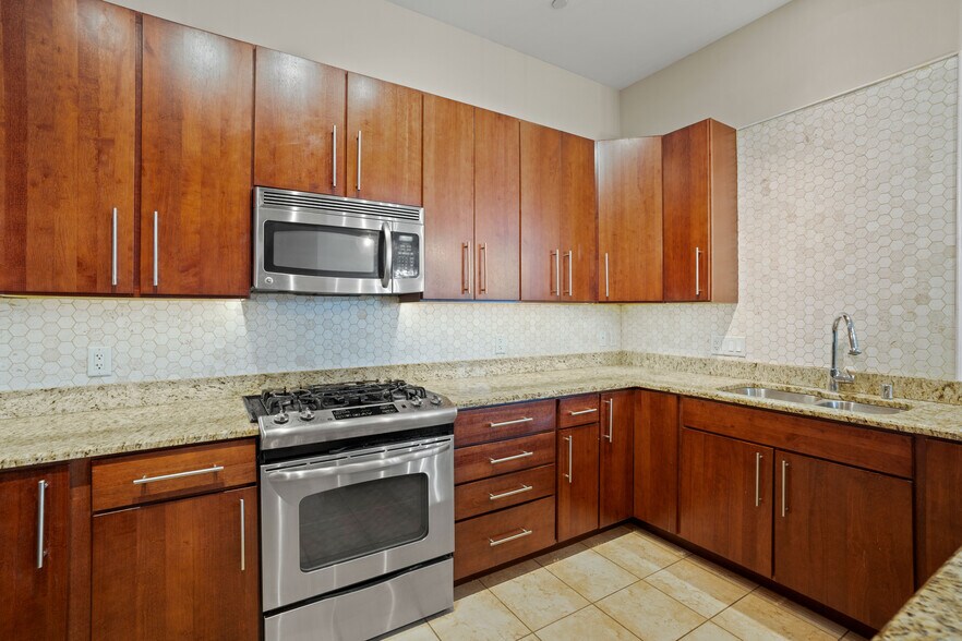Kitchen - 1111 N Marshall St