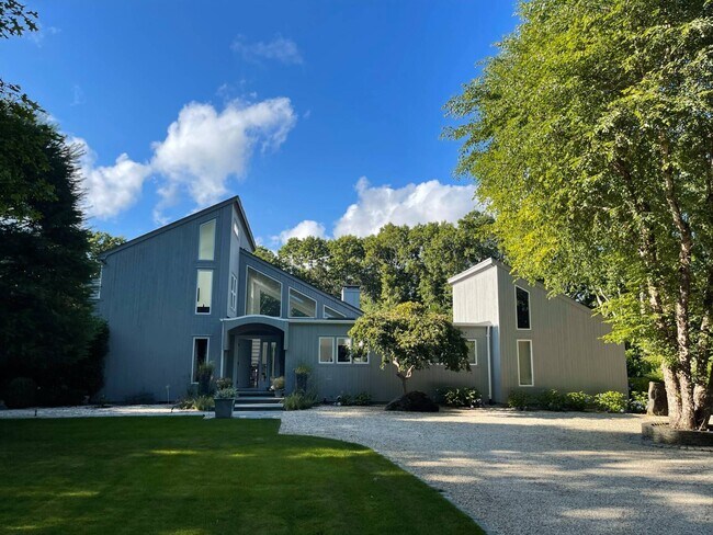 Building Photo - 138 Merchants Path