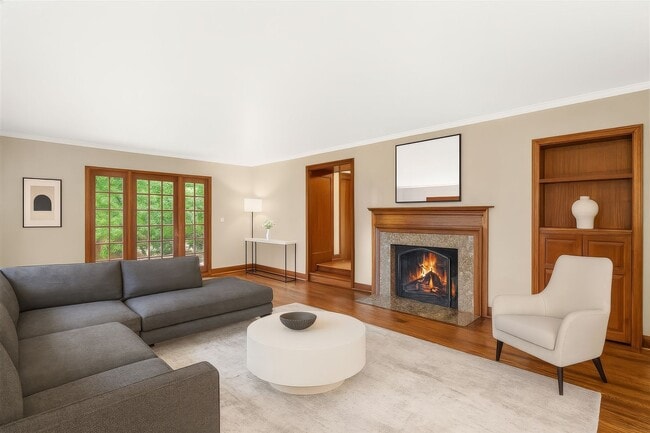 Building Photo - Luxurious Portland Heights home tucked away on a private street on nearly half an acre.