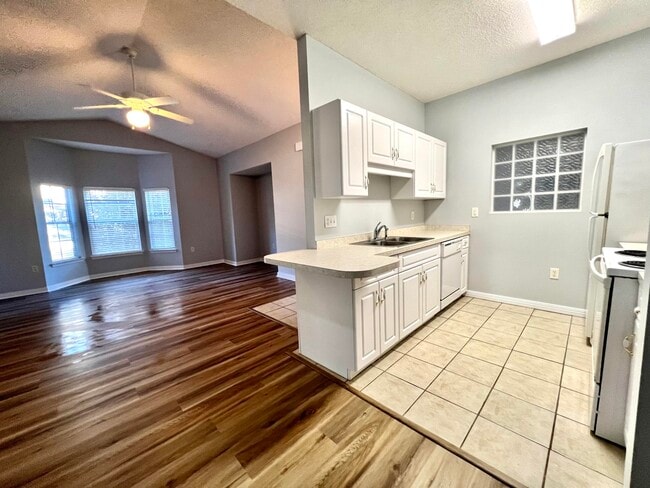 Building Photo - 1501 Partin Dr N