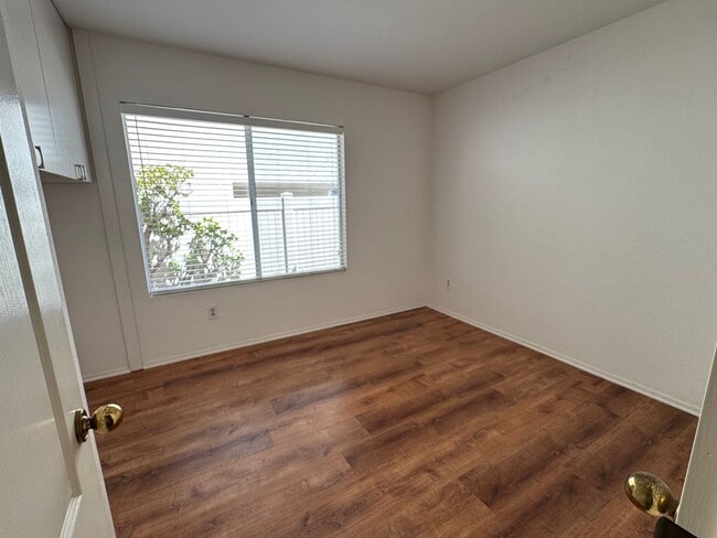 Building Photo - Open House Saturday 5/3 from 10 to 2pm-Bea...