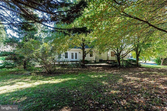 Building Photo - 1168 Taji Ct