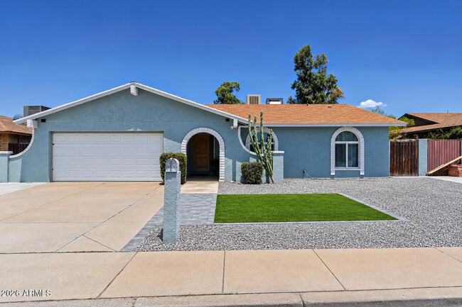 Building Photo - 4026 W Willow Ave