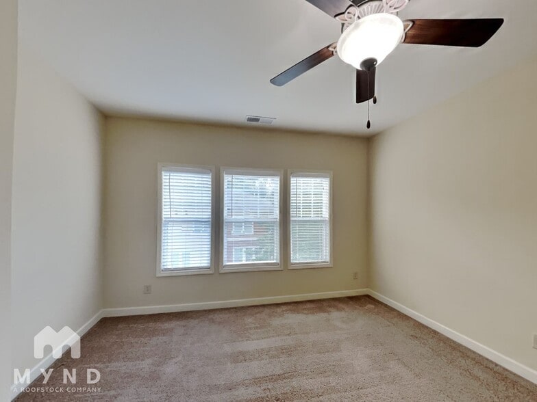 Building Photo - 3020 Eltham Pl