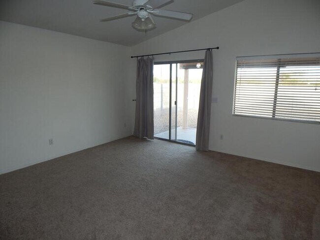 Building Photo - HOUSE FOR RENT