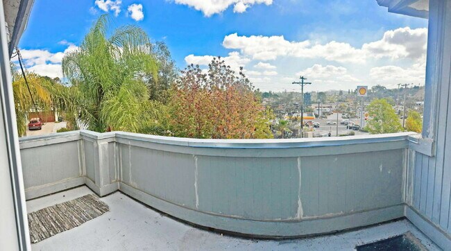 Building Photo - La Mesa Four-Plex Townhouse with Decks & G...