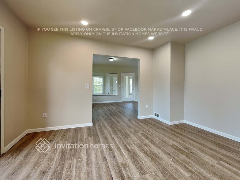 Building Photo - 19401 8th Ave S