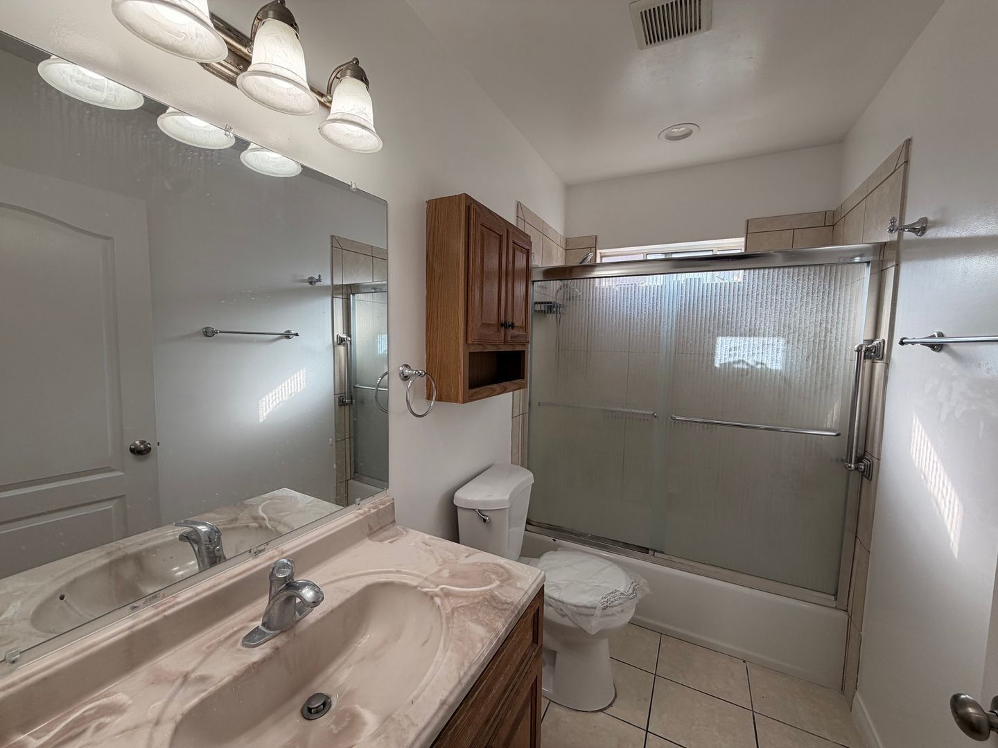 Building Photo - 3bed / 2 bath House for Rent in Monterey Park!