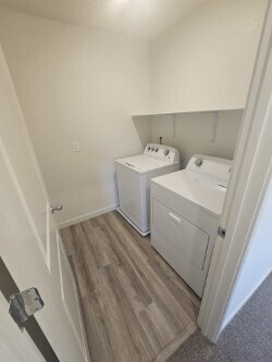 Building Photo - 7560 Editor Dr