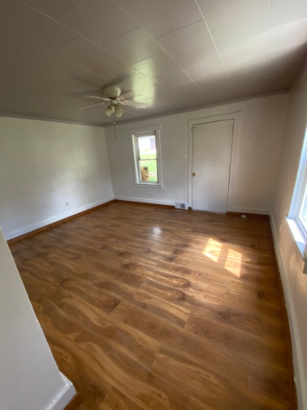 Building Photo - 582 Shoup Ave