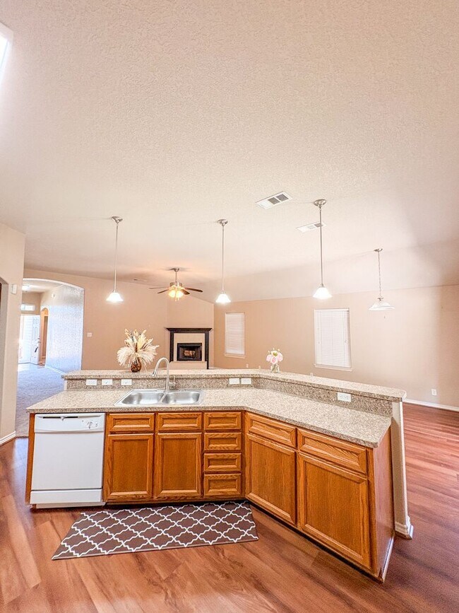 Building Photo - 2907 Montague County Dr