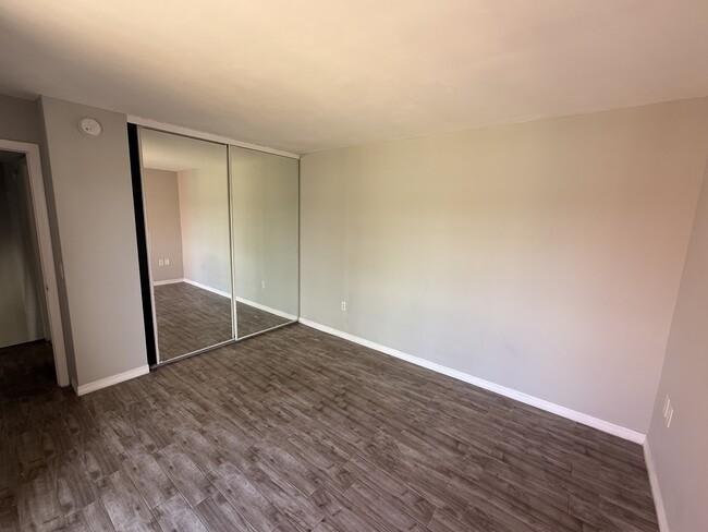 Building Photo - 3221 Meridian Way S