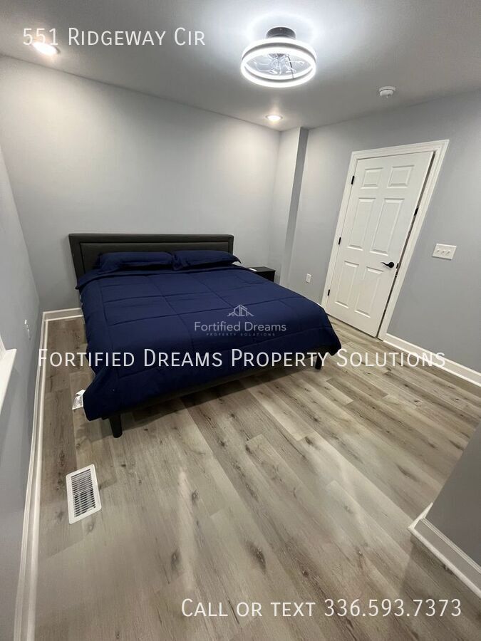 Building Photo - 551 Ridgeway Cir