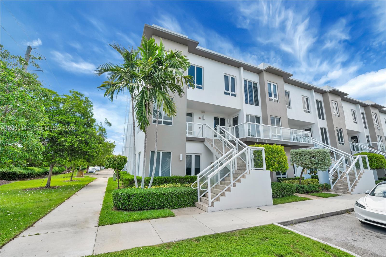 Building Photo - 6310 NW 103rd Pl