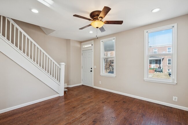 Building Photo - Ravenwood