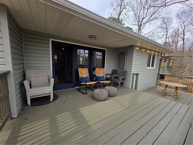 Building Photo - 11 Folkingham Ln