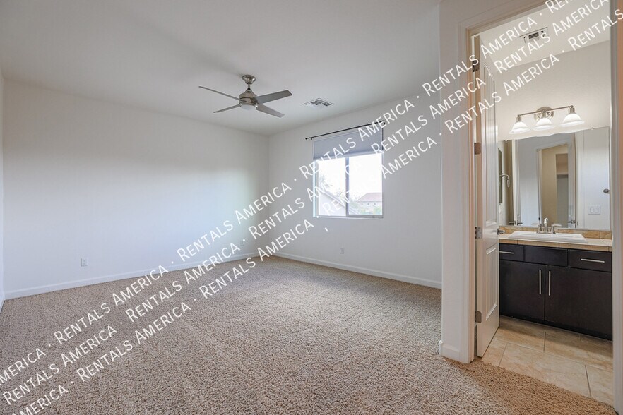 Building Photo - 654 E Sipapu Dr