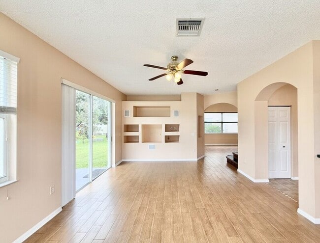 Building Photo - 1647 Gray Bark Dr