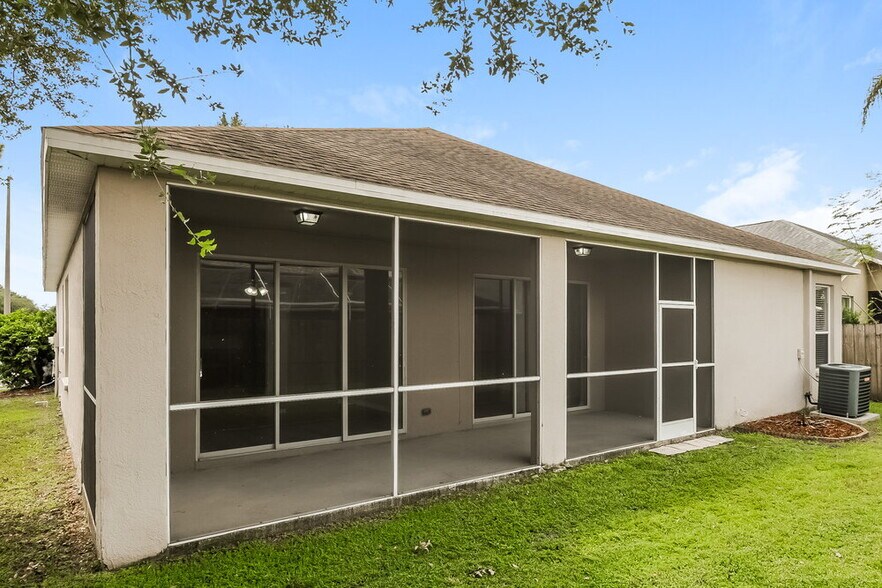 Building Photo - 1518 Wakefield Dr