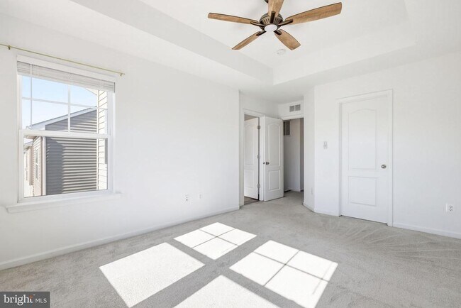 Building Photo - 38 Kirby Ct