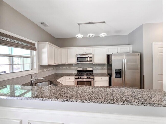 Building Photo - 401 Kensington Parc Dr