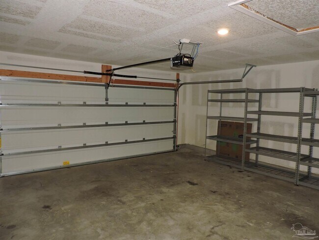 Building Photo - 5427 Peach Dr