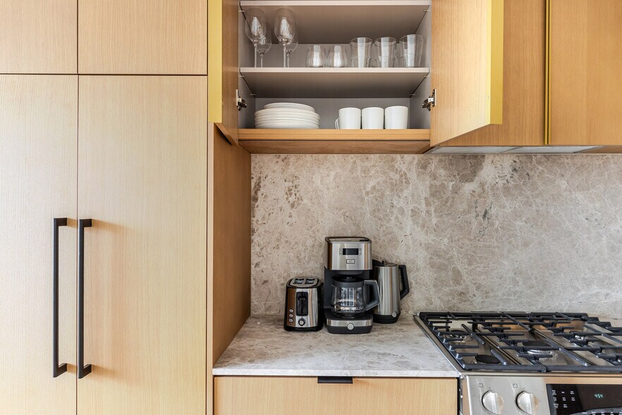 Building Photo - 655 Union St