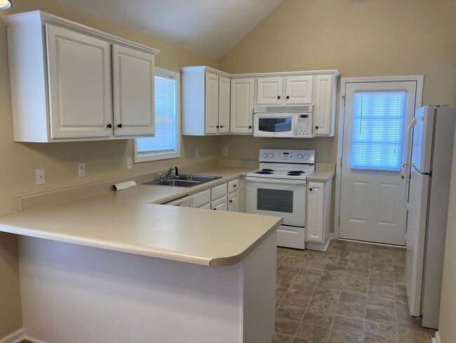 Building Photo - 3440 Southbrook Cir