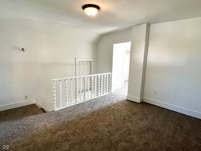 Building Photo - 231 E South C St