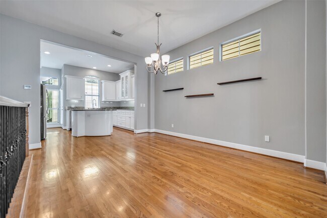 Building Photo - 542 Bomar St
