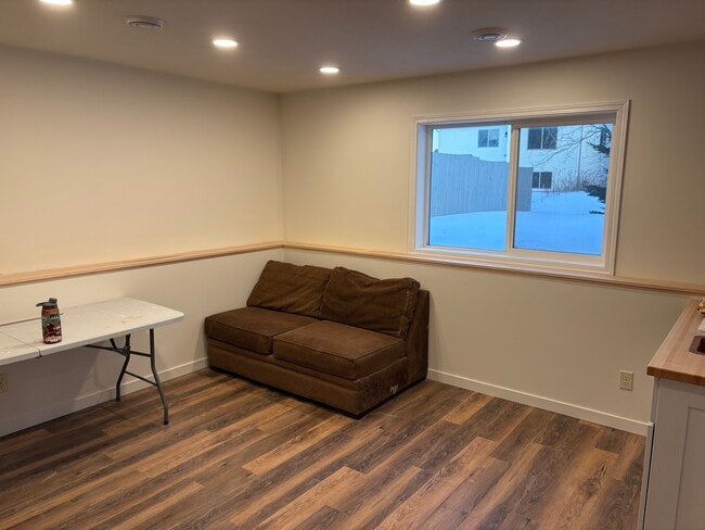 Building Photo - 1612 Nuthatch Ave