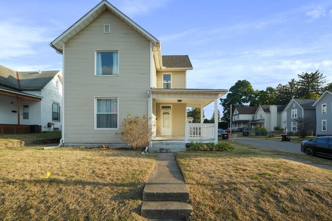 Building Photo - 4 BED/1 BATH IN NEWARK