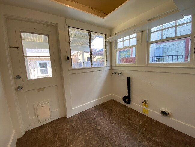 Building Photo - 2704 Landis St