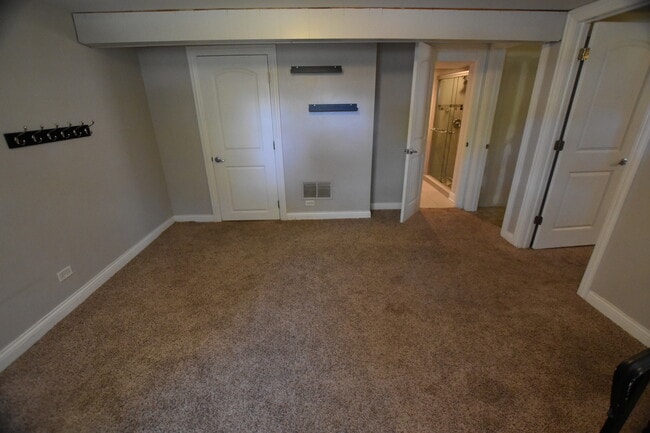 Building Photo - 7852 Sprucewood Ave